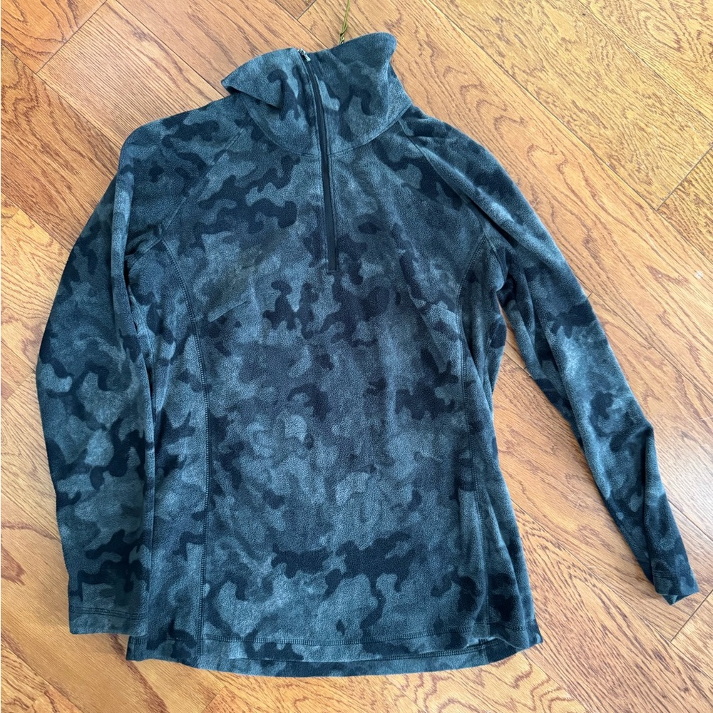 Columbia black camo 1/4 zip